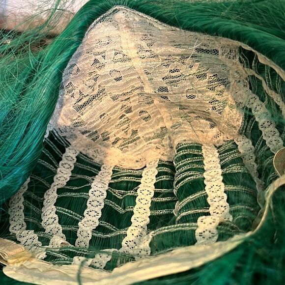 Messy Scrunchie Green Wig/Synthetic - Picture 7 of 7